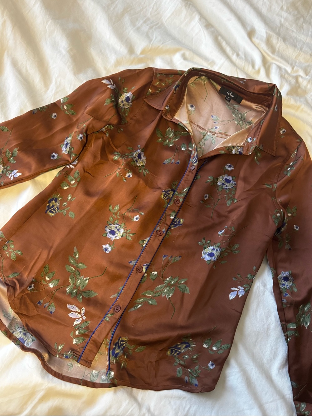 Lulu’s Floral Button-Up Shirt in chocolate Brown
